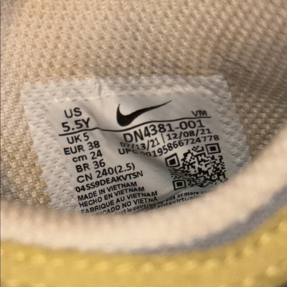 Nike Air Max 97 Blue Yellow Sneakers with Iconic Design - Picture 10 of 11